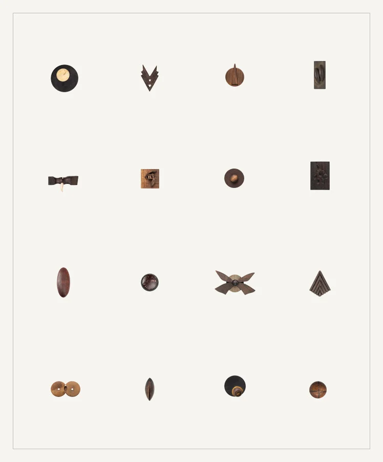 16 small wooden sculptures