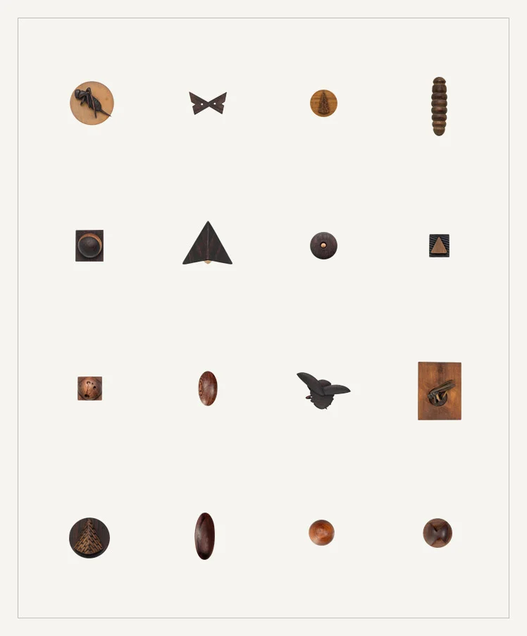 16 small wooden sculptures